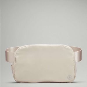 lululemon Everywhere Belt Bag White Opal
